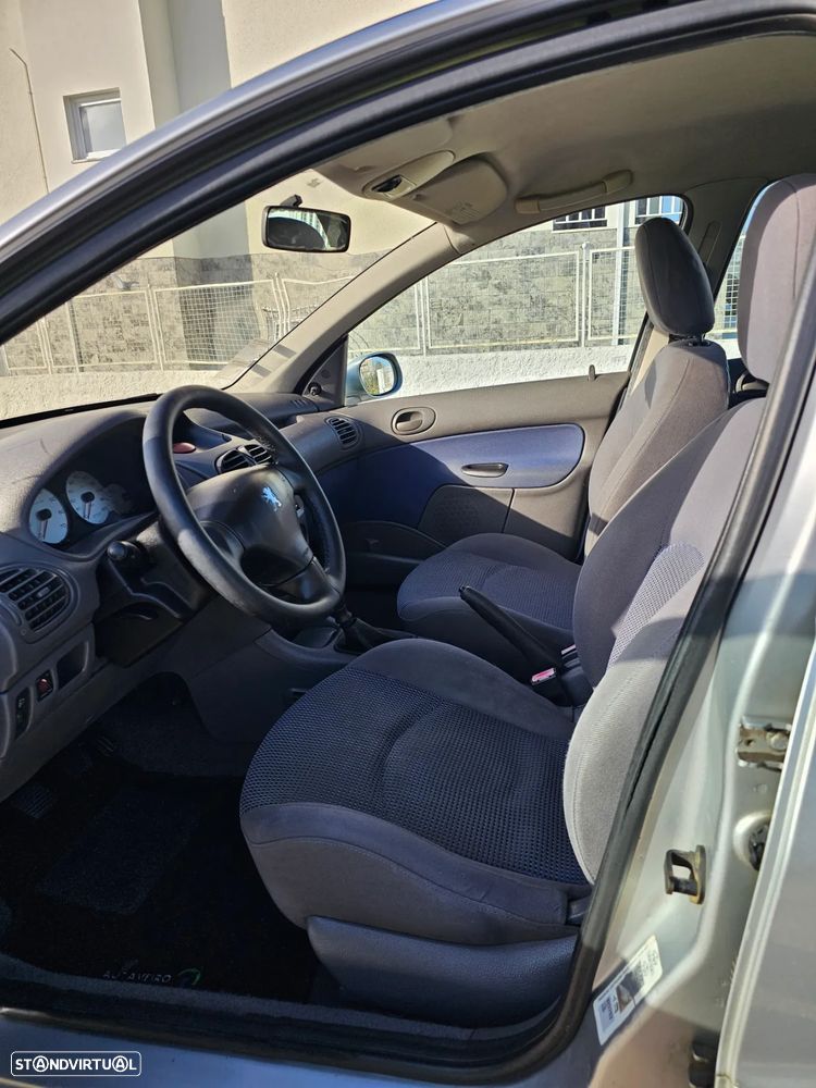 Peugeot 206 1.1 Color Line - 9