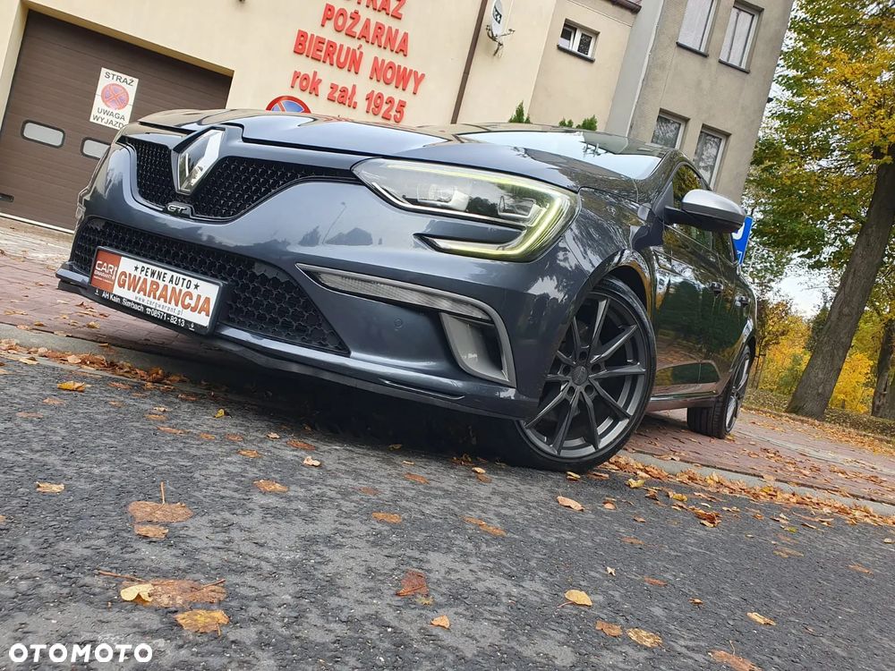 Renault Megane ENERGY TCe 205 EDC GT - 33