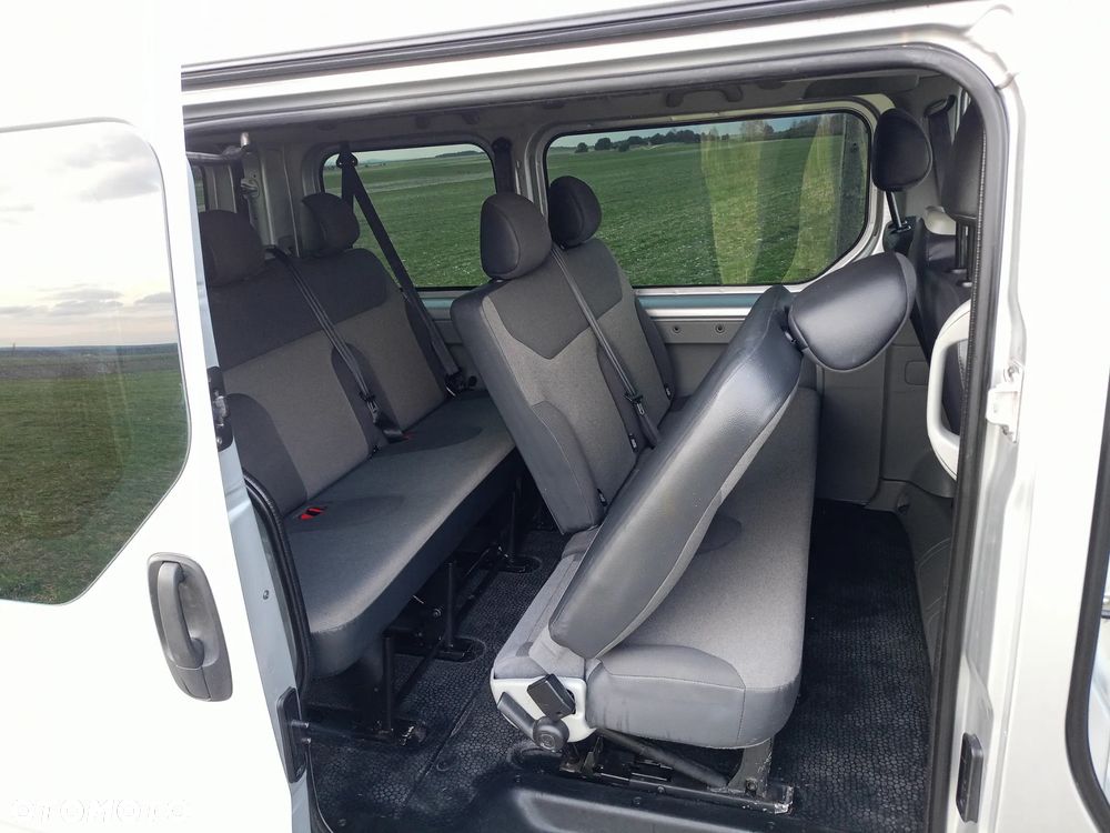 Renault Trafic Passenger Expression - 17