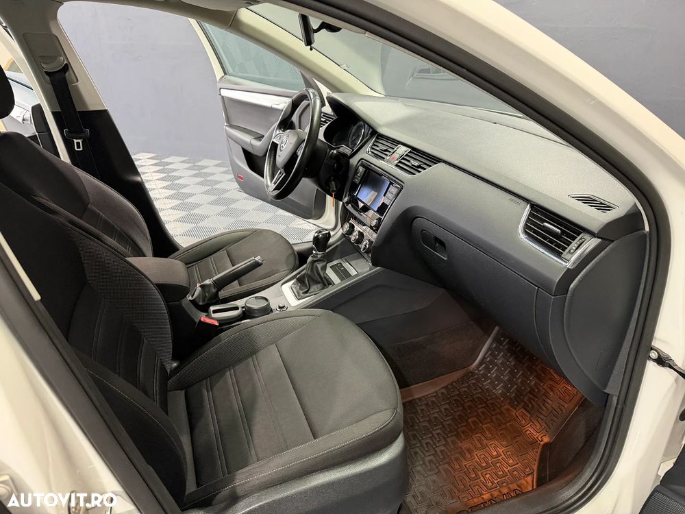 Skoda Octavia Combi Diesel 1.6 TDI Active - 13