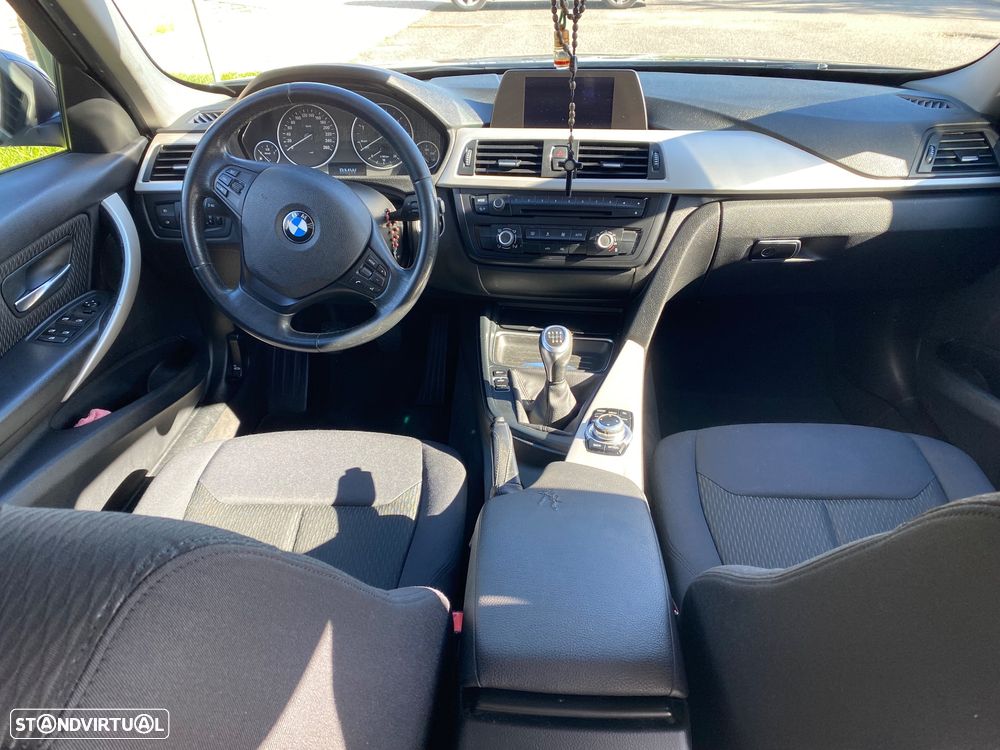 BMW 318 d - 9