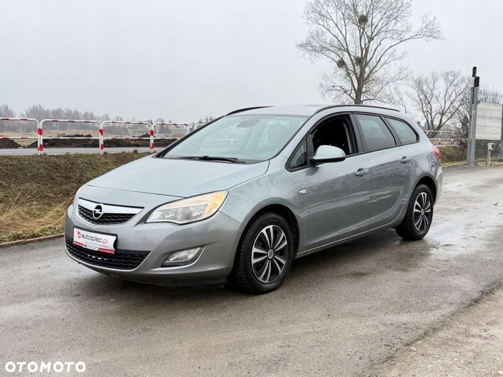 Opel Astra 2011