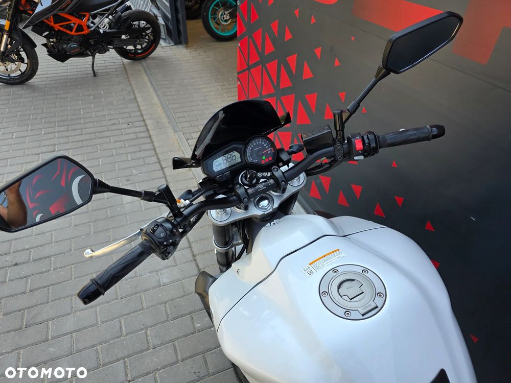 Yamaha FZ - 29