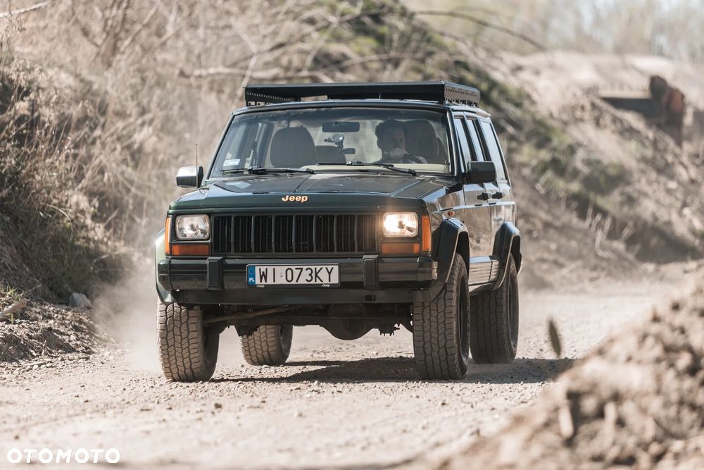 Jeep Cherokee 4.0 Limited - 22