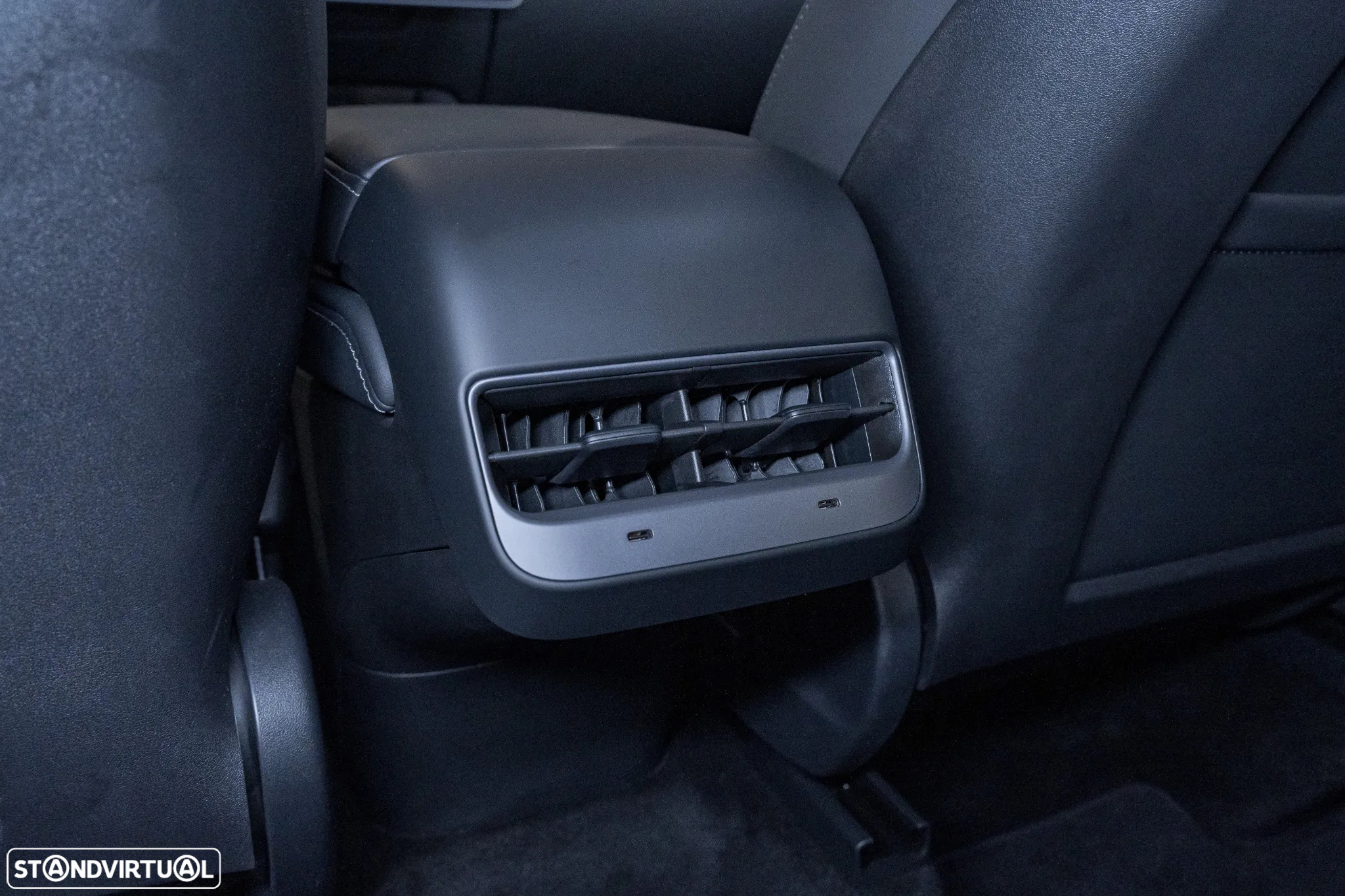 Tesla Model Y Long Range Dual Motor AWD - 27
