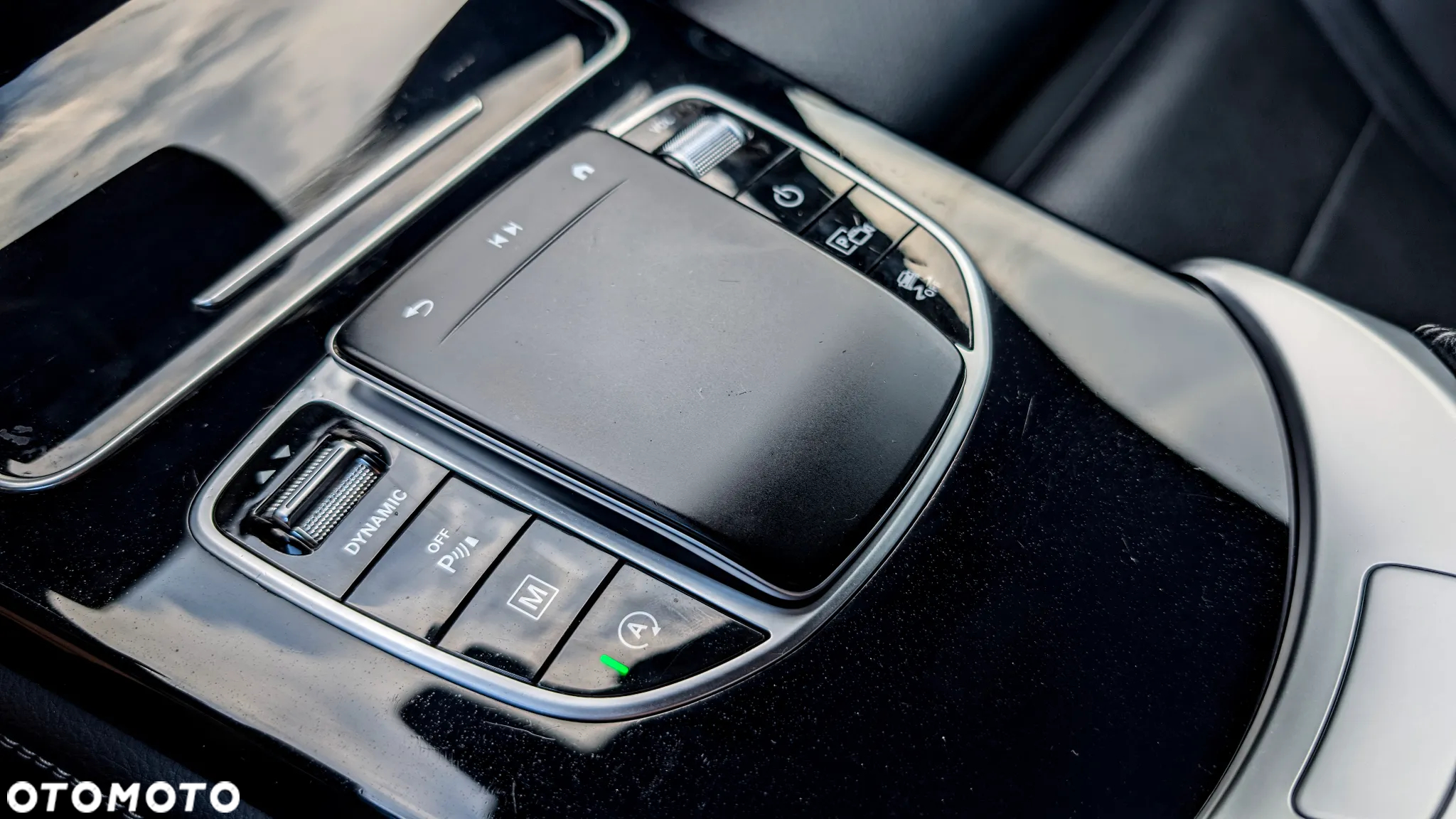 Mercedes-Benz GLC - 24