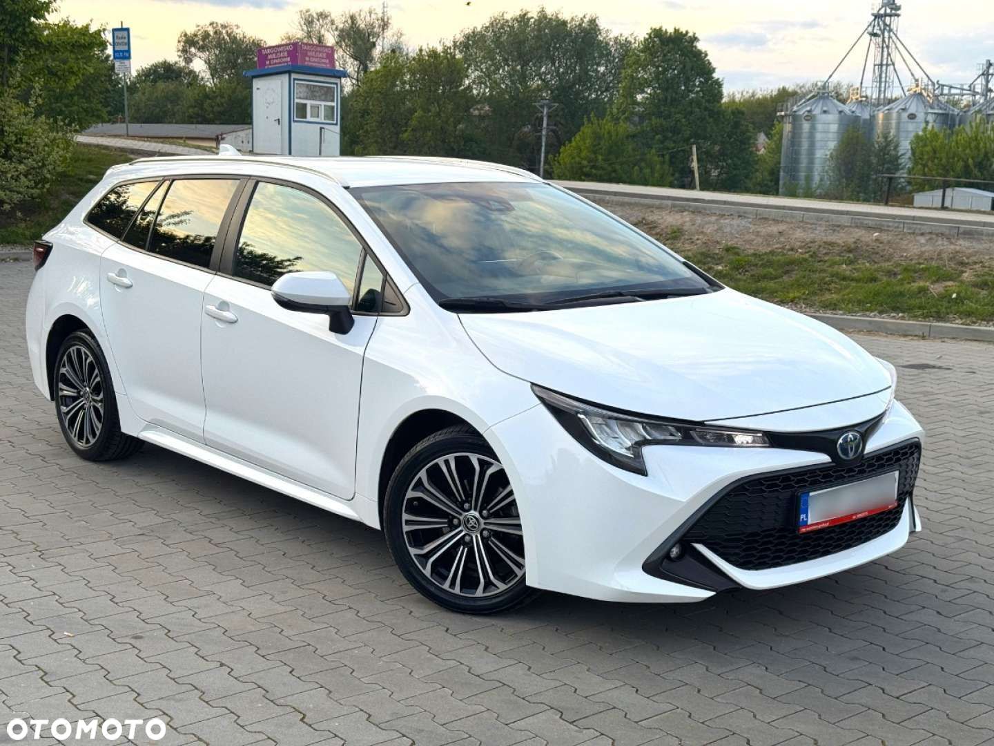 Toyota Corolla 1.8 Hybrid Active - 1