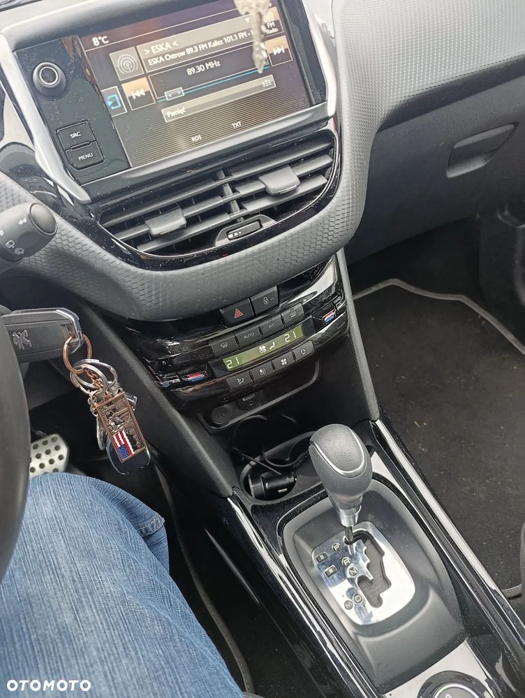 Peugeot 2008 PureTech 110 Stop&Start EAT6 GT-Line Edition - 19