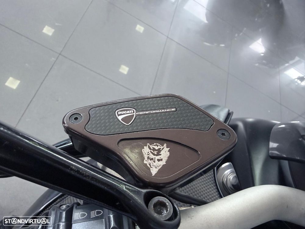 Ducati Diavel Carbon - 9