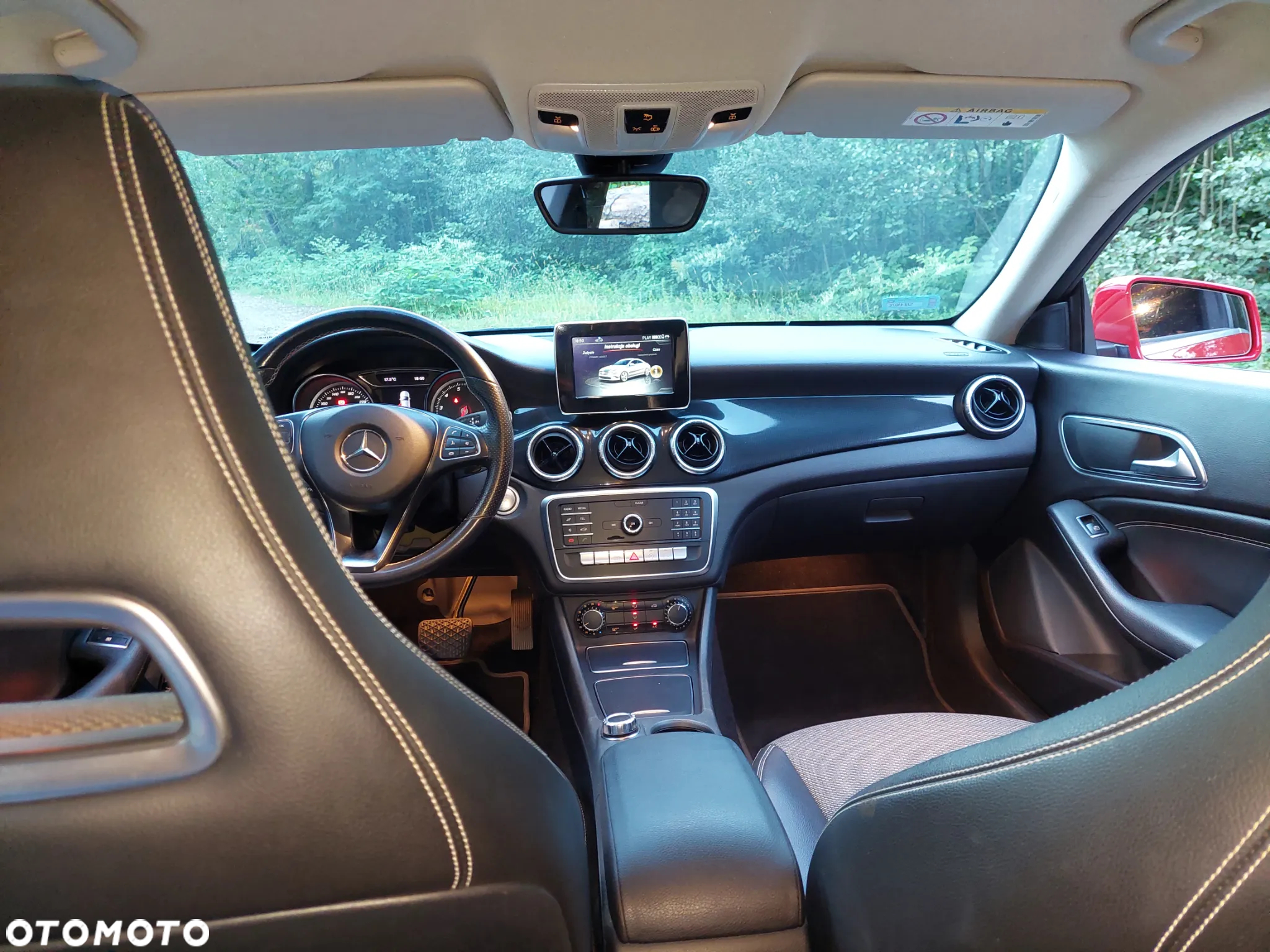 Mercedes-Benz CLA 180 7G-DCT Urban - 20