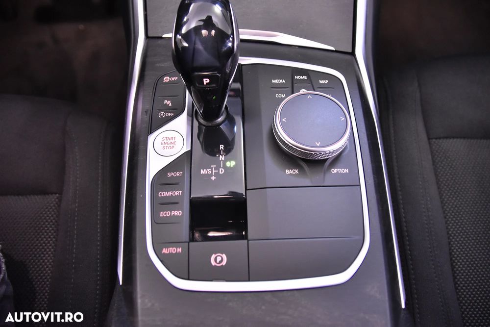 BMW Seria 3 320i Touring Aut. - 17