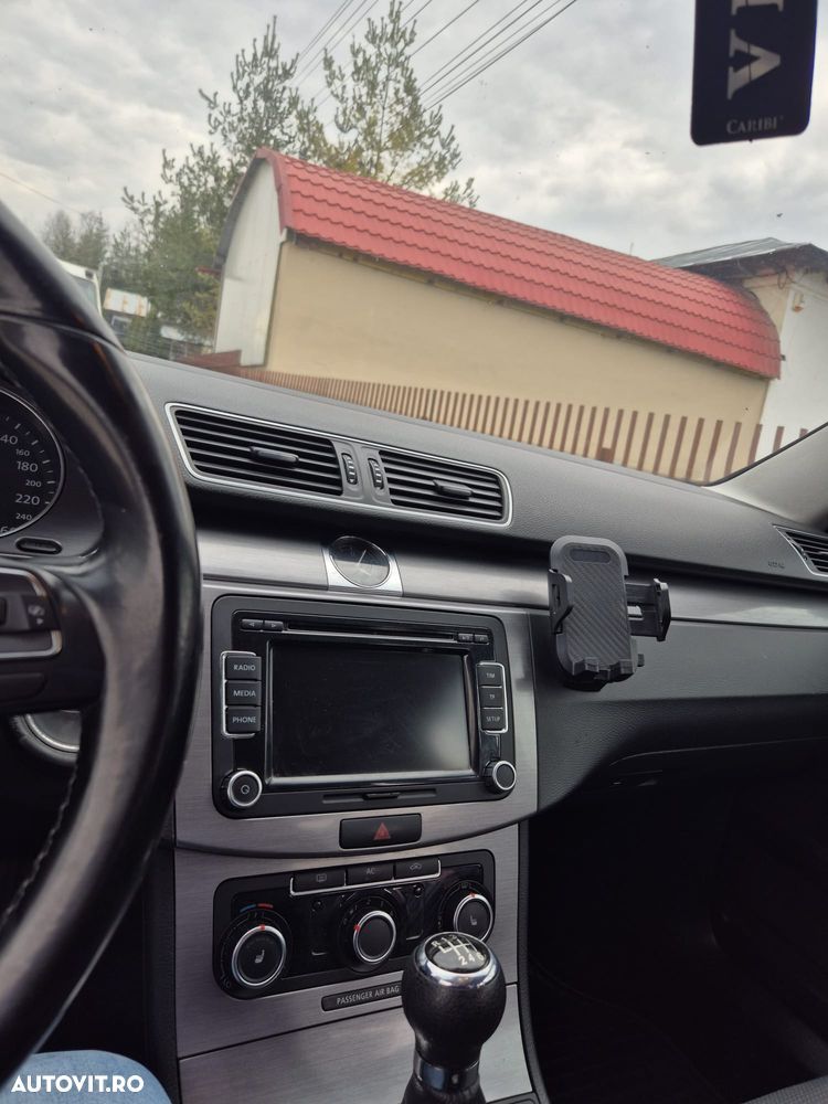 Volkswagen Passat 2.0 TDI Blue TDI Comfortline - 7