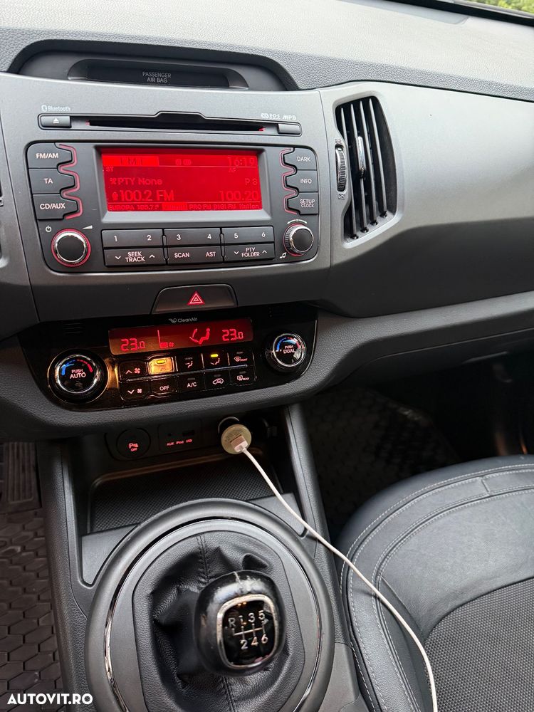 Kia Sportage 2.0 DSL MT 4x4 PREMIUM - 9