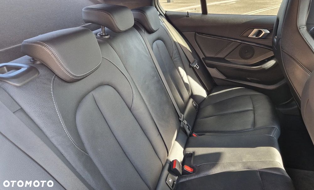 BMW Seria 1 120i - 12