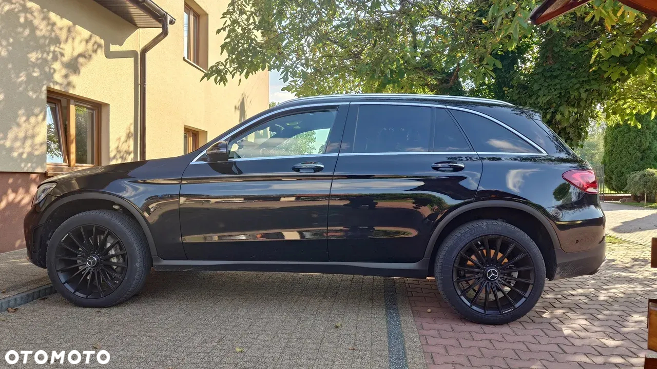 Mercedes-Benz GLC 300 e 4-Matic - 6