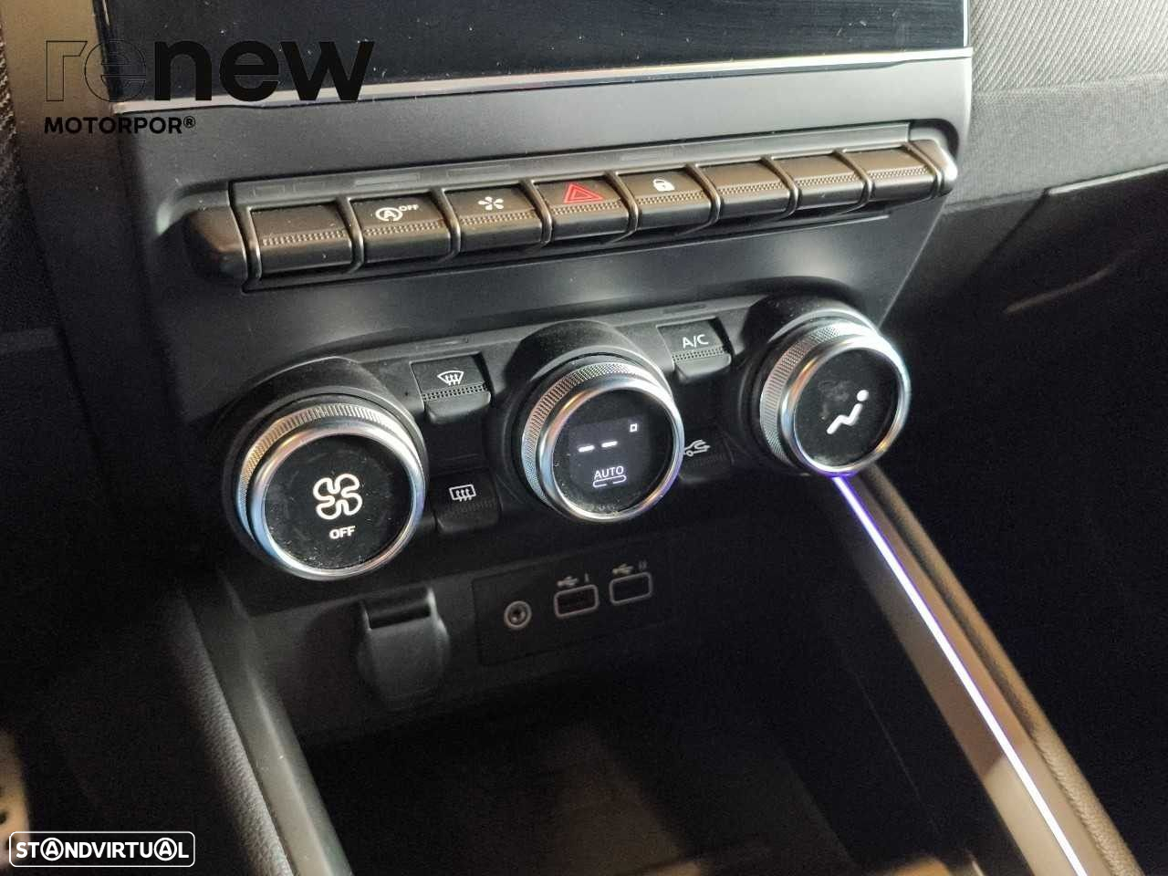 Renault Clio - 24