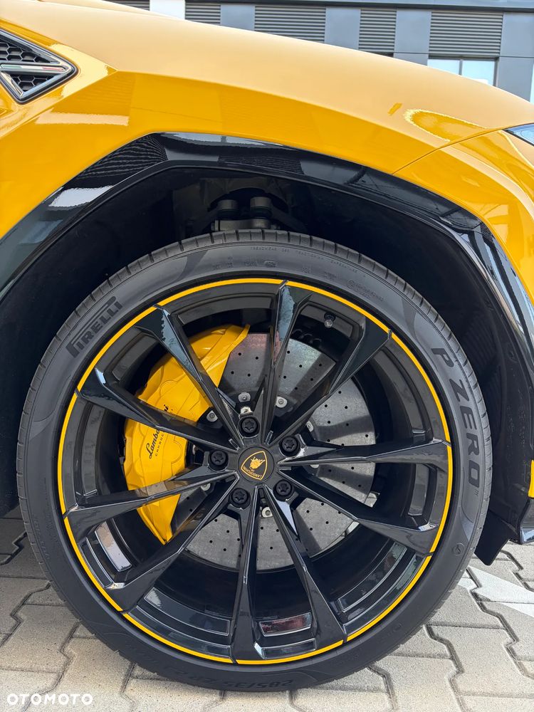 Lamborghini Urus - 11
