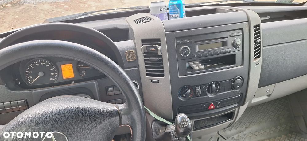 Mercedes-Benz Sprinter - 2