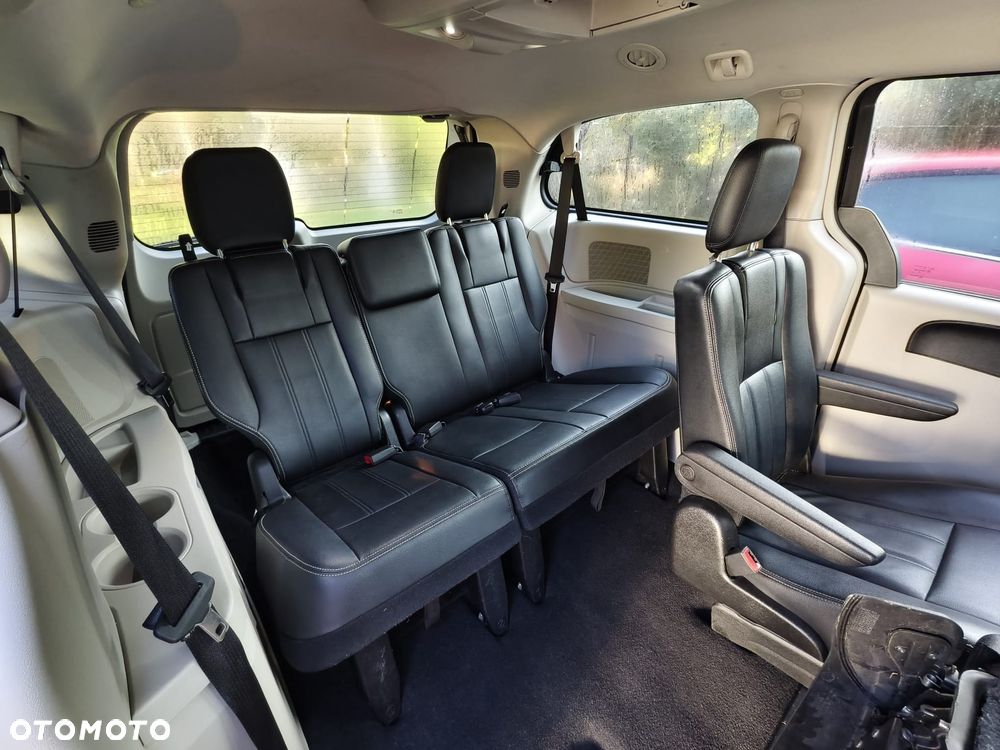 Chrysler Town & Country ver-3-6-touring - 29