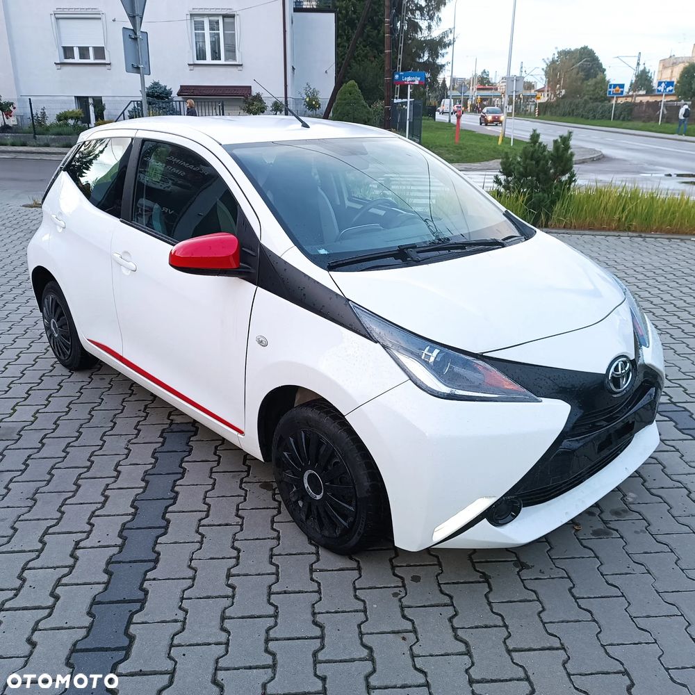 Toyota Aygo x mit x-business Paket - 2