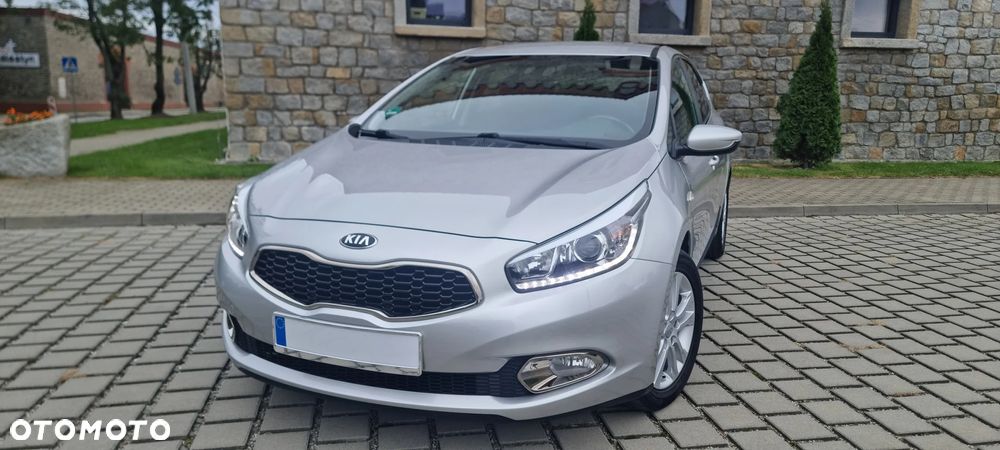 Kia Ceed 1.4 CVVT Dream Team Edition - 4