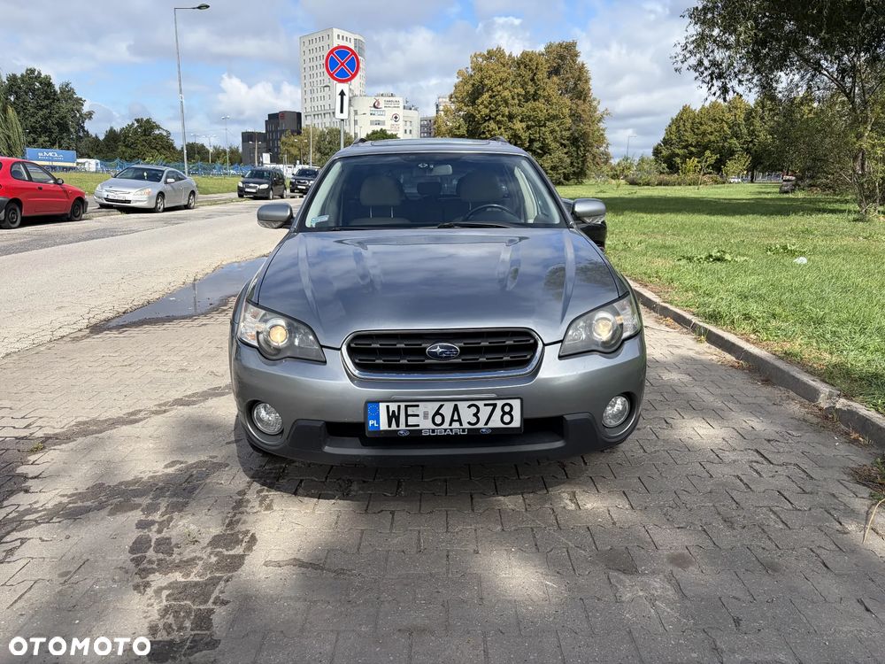 Subaru Outback 3.0 H6 - 4