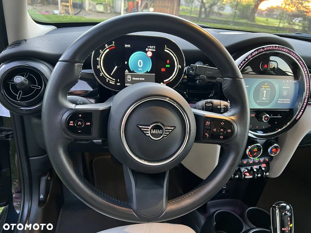 MINI Cooper Standard - 5