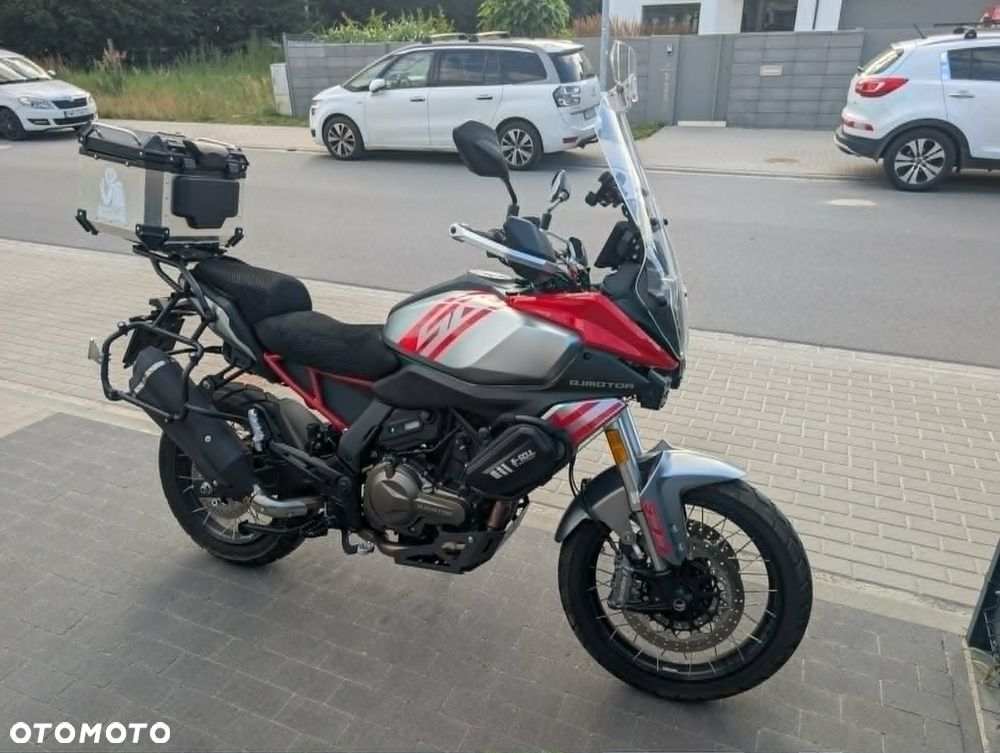 QJMOTOR SRT 600SX - 3