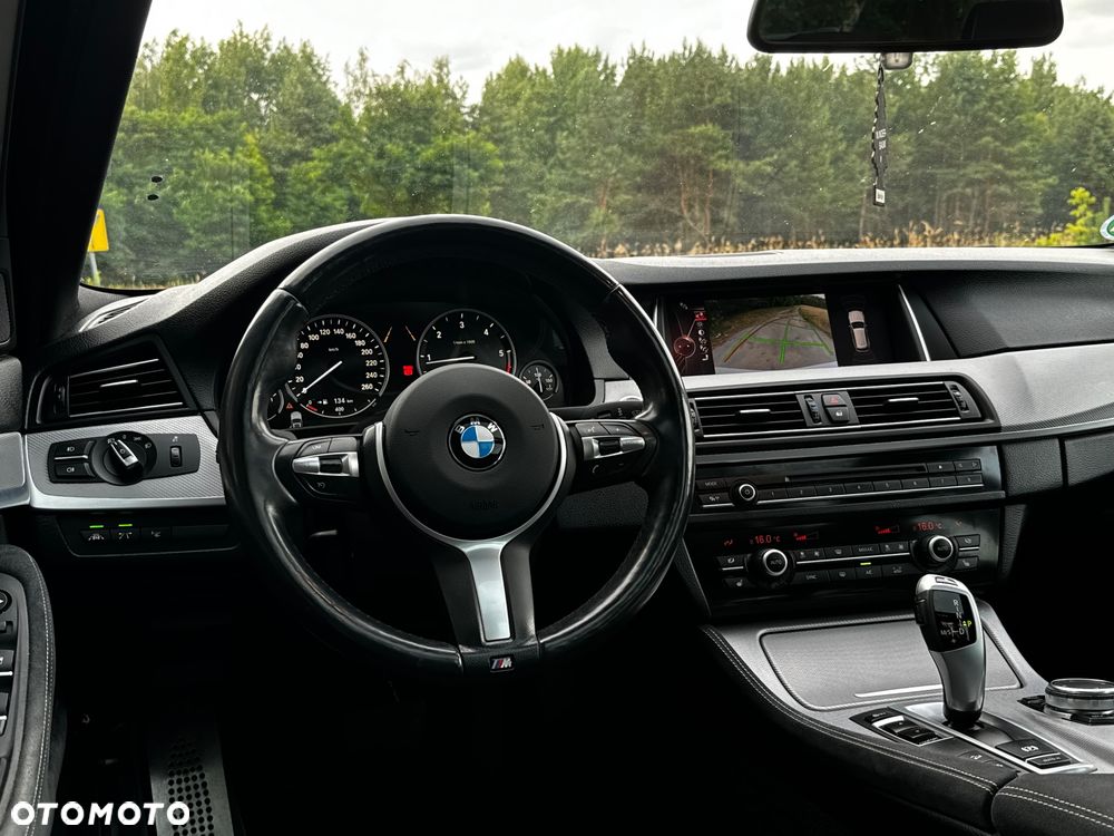 BMW Seria 5 520d xDrive - 13