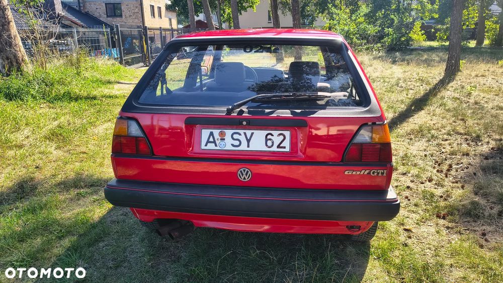 Volkswagen Golf 1.8 GTI Special - 2
