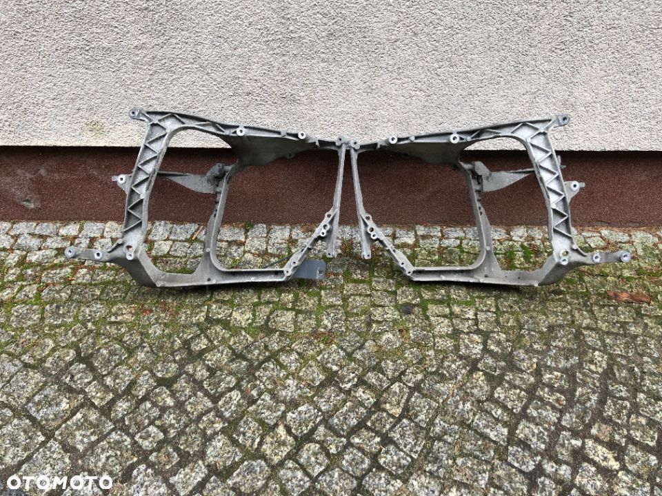 Wspornik lampy reflektora pająk DAF XF 106 460 510 1798448 1798449 - 1
