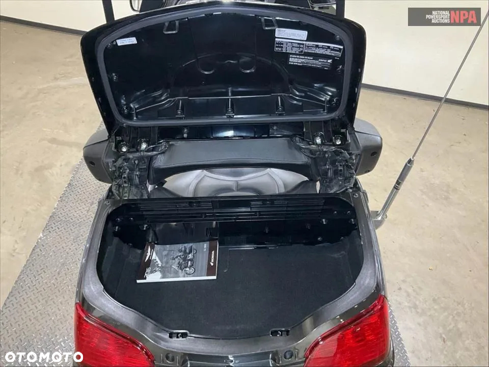 Honda GL - 12