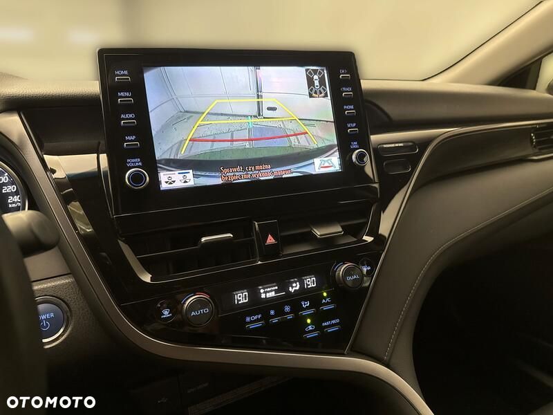 Toyota Camry 2.5 Hybrid Executive CVT - 17