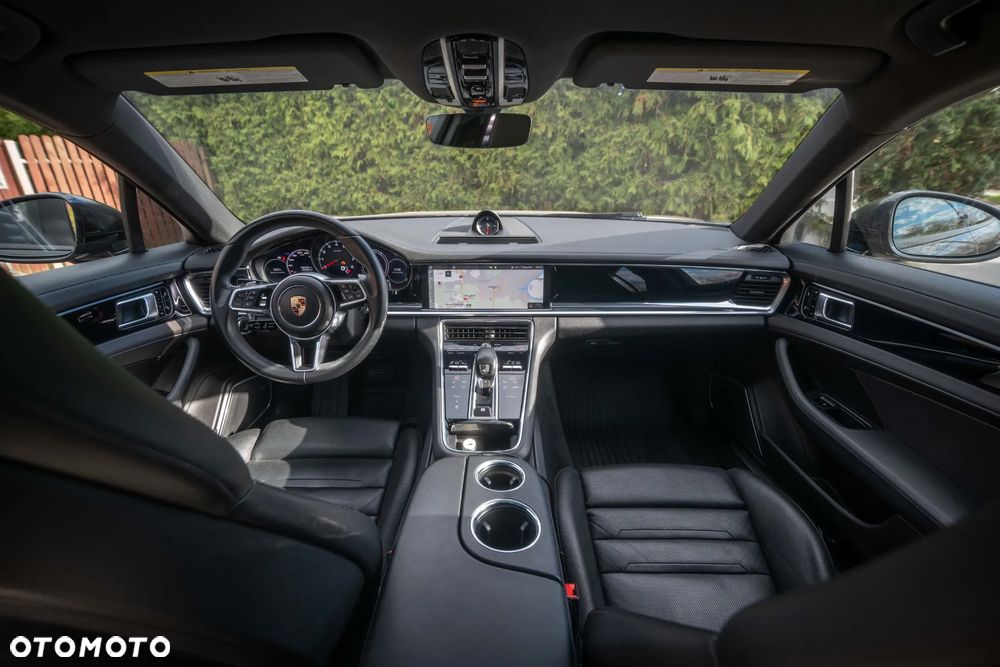Porsche Panamera 4 - 16