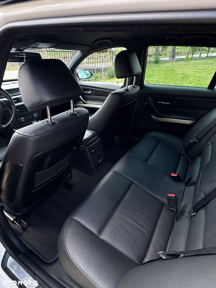 BMW Seria 3 325i - 10