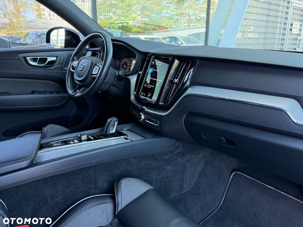 Volvo XC 60 B4 B R-Design - 19