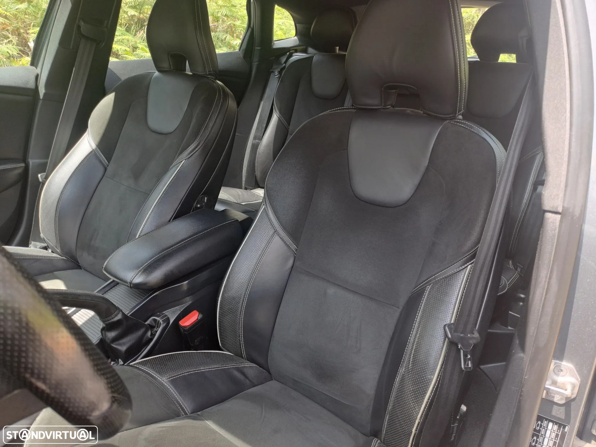Volvo V40 1.6 D2 R-Design - 9