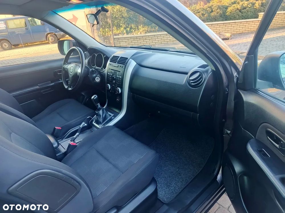 Suzuki Grand Vitara 1.6 Comfort - 17