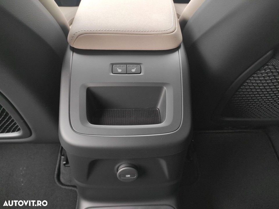VOLVO XC60 2025 — imagine 16