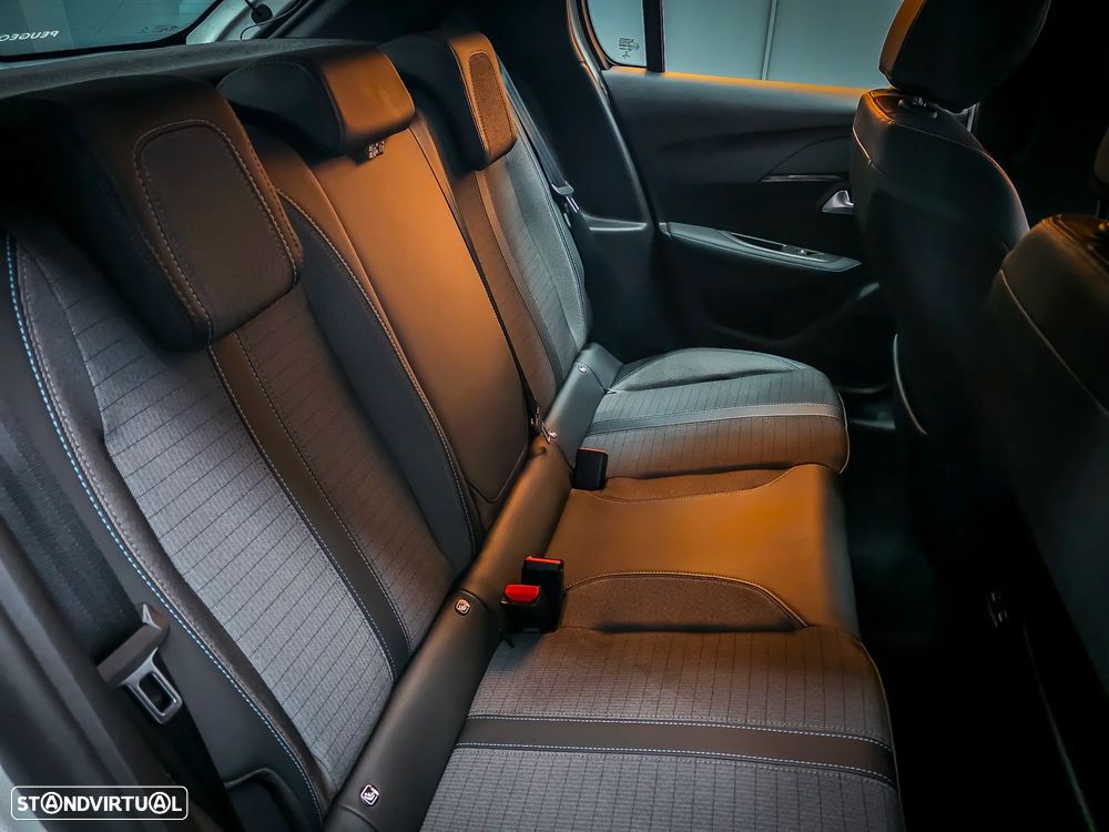 Peugeot 208 1.2 PureTech Allure Pack EAT8 - 19