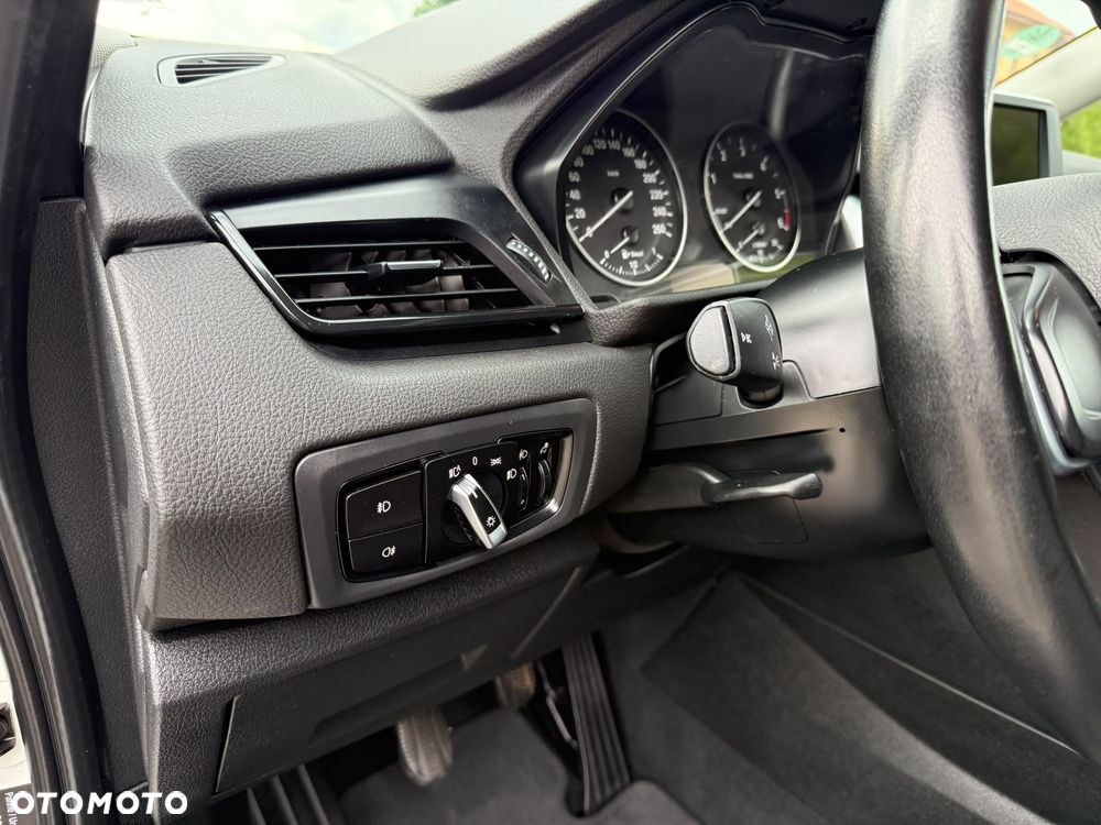 BMW Seria 2 216d - 26