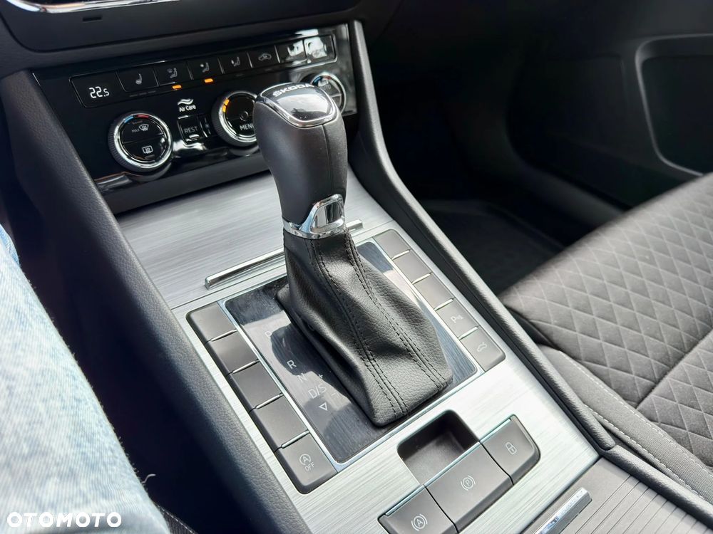 Skoda Superb 2.0 TDI SCR Ambition DSG - 32