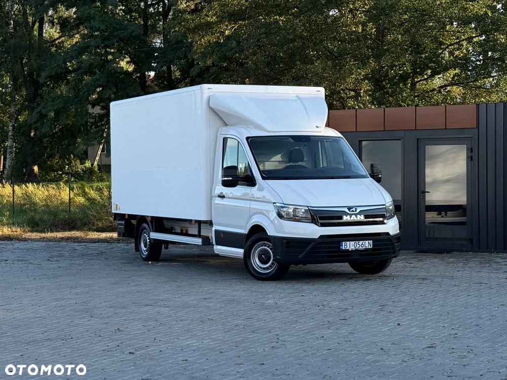 MAN TGE 3.180 / Kontener 8EP + Winda 750KG / 2021 ROK PRODUKCJI / Automat 8-biegów / DUŻY SERWIS / ZAREJESTROWANY W PL