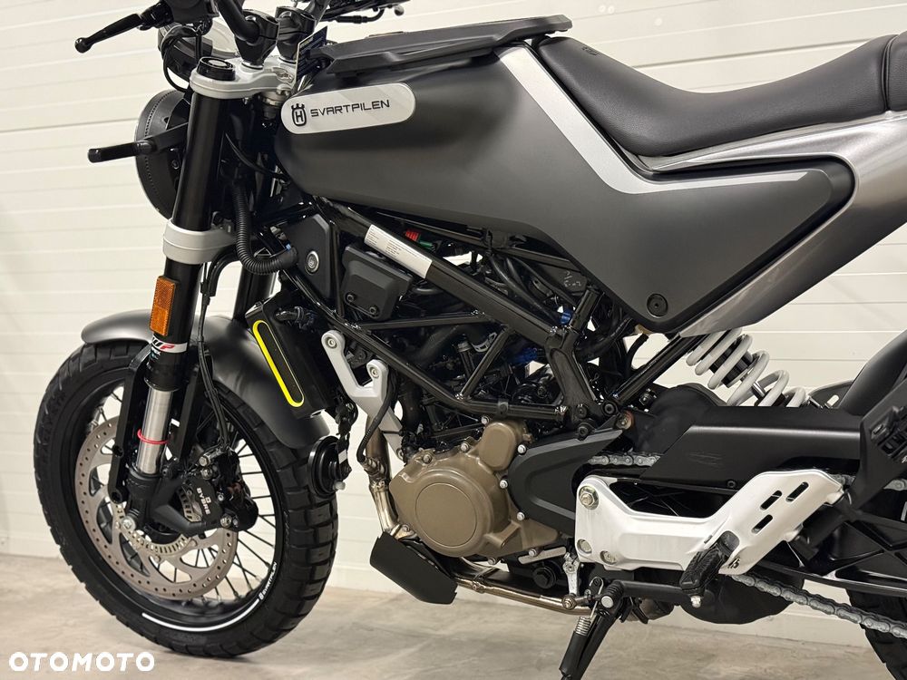 Husqvarna Svartpilen - 32