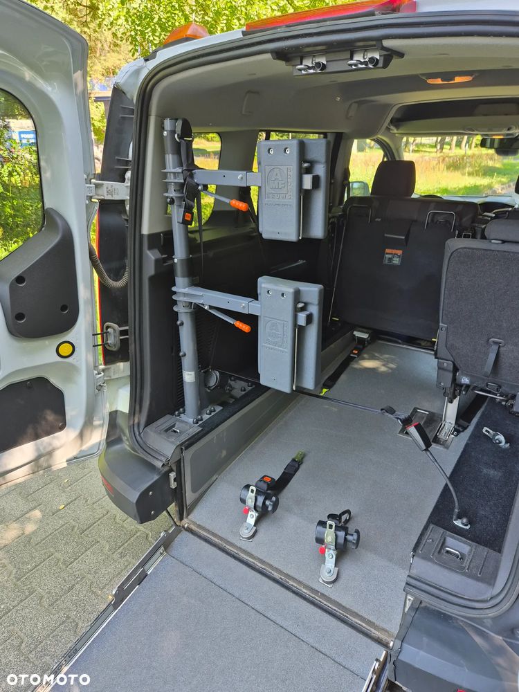 Ford Transit Connect - 27