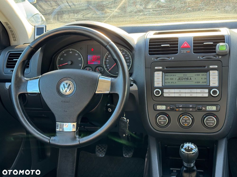 Volkswagen Golf 1.6 Goal - 27