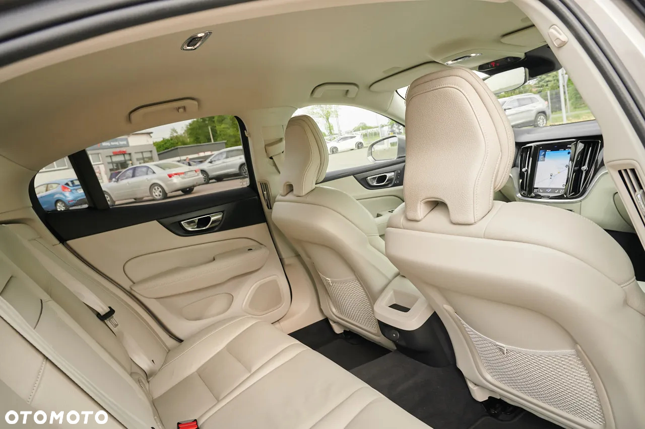 Volvo S60 - 25