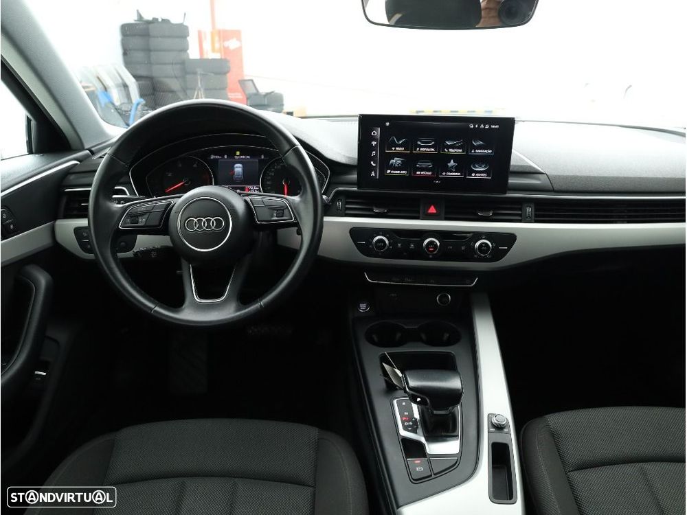 Audi A4 Avant 30 TDI Advanced S tronic — fotografia 19
