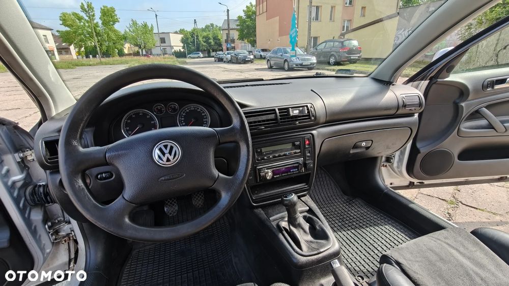 Volkswagen Passat 1.8T - 12