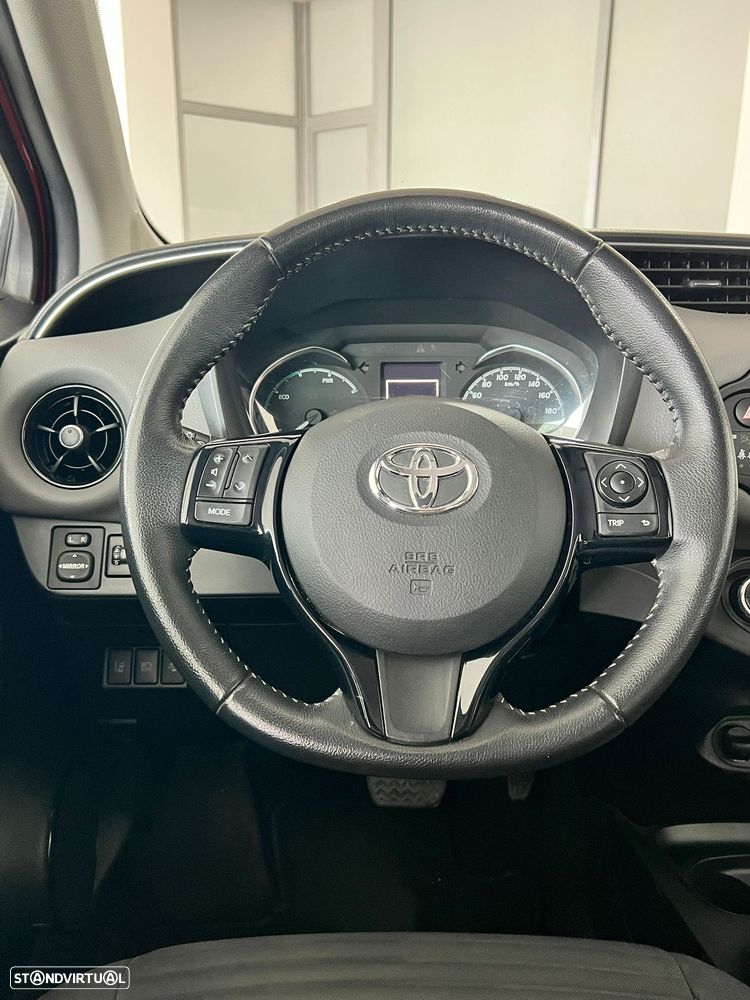 Toyota Yaris 1.5 HSD Comfort +P.Style+P.Techno - 6